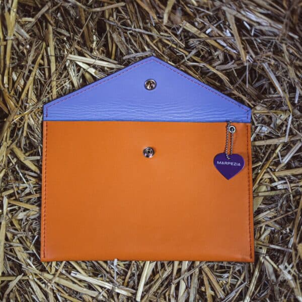 pochette-en-cuir-passeport-porte-documents-orange-parme