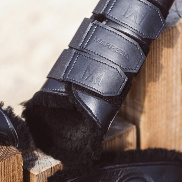 Closed Boots in Black Leather and Sheepskin black